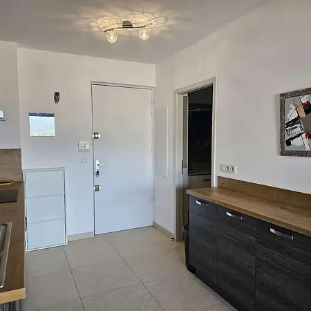 Apartamento Moderne 1 Piece Avec Parking A Porto-vecchio - Fr-1-62-173