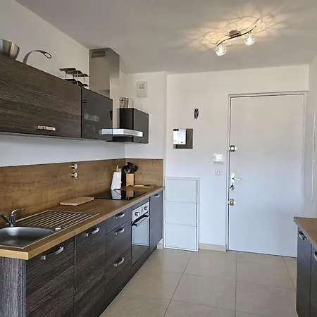 Moderne 1 Piece Avec Parking A Porto-vecchio - Fr-1-62-173